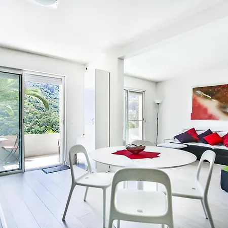 Apartment Rez De Villa Avec Vue Exceptionnelle Et Piscine Frejus