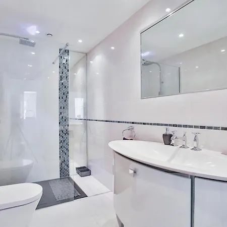 Rez De Villa Avec Vue Exceptionnelle Et Piscine Apartment Frejus